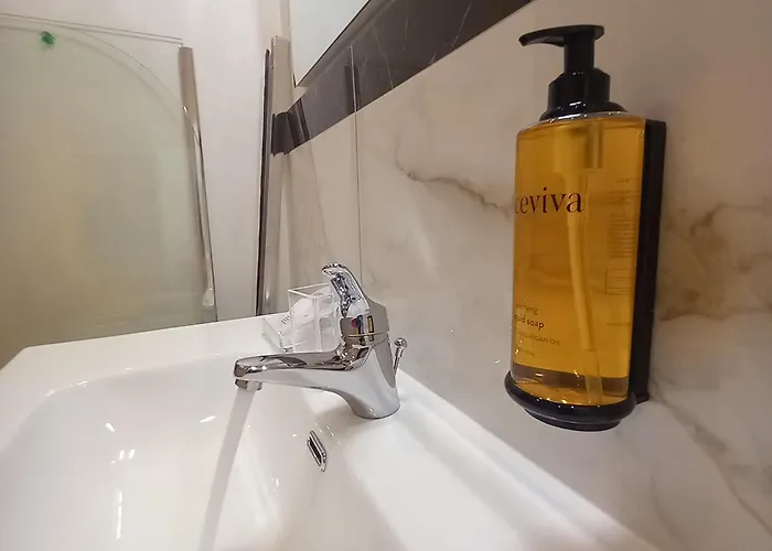 Domus Quattro Cantoni Gasthof LʼAquila