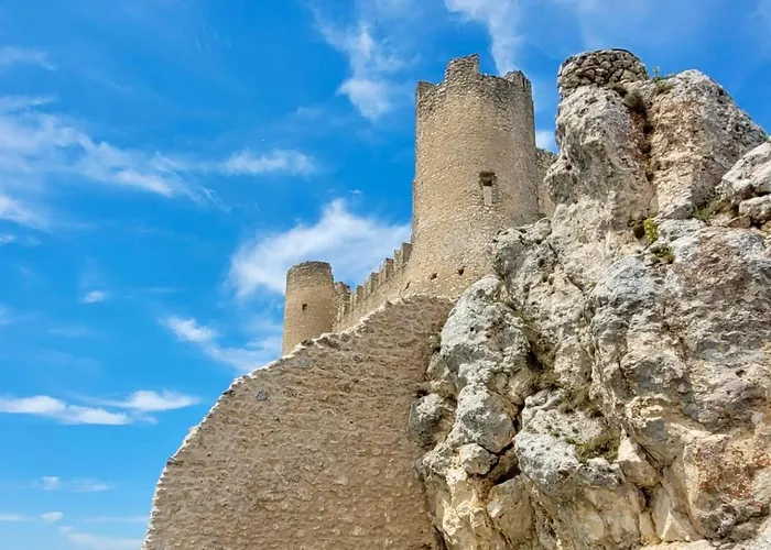 Domus Quattro Cantoni Gasthof LʼAquila