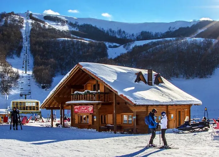 Domus Quattro Cantoni Gasthof LʼAquila